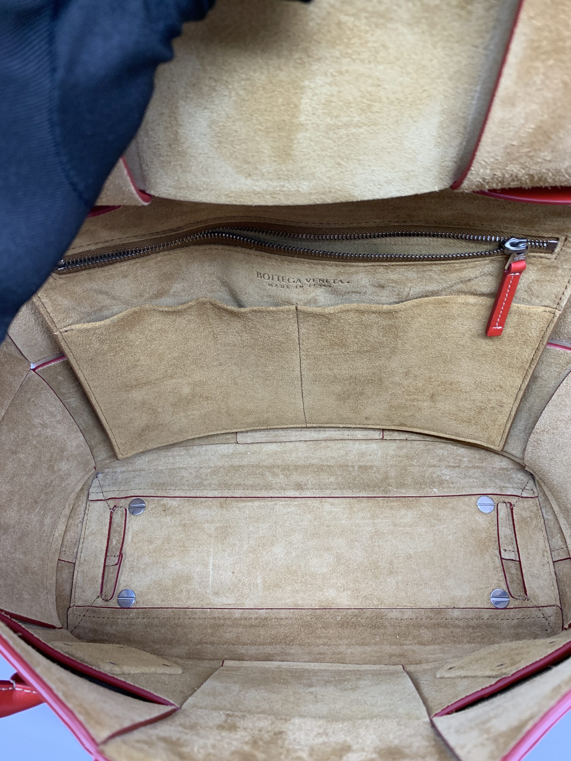 Arco Tote Red