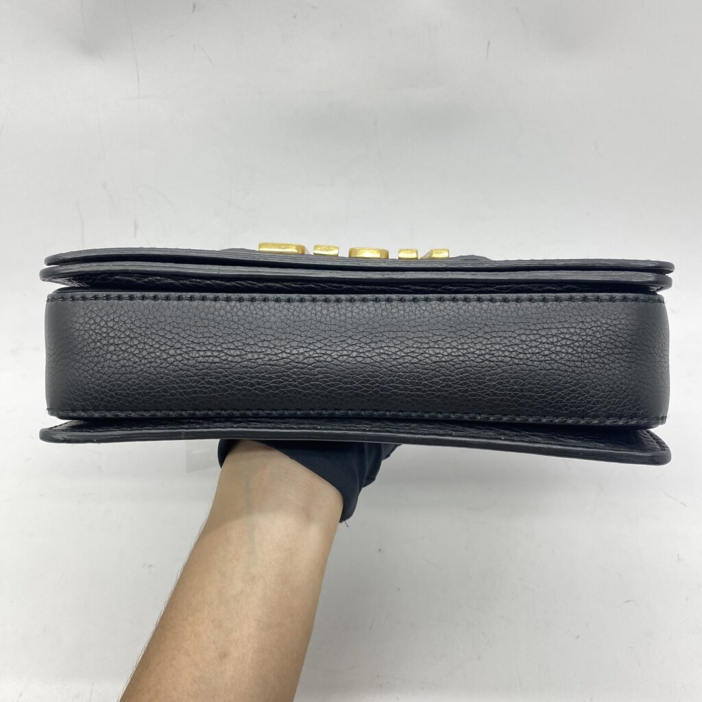 Revolution Black