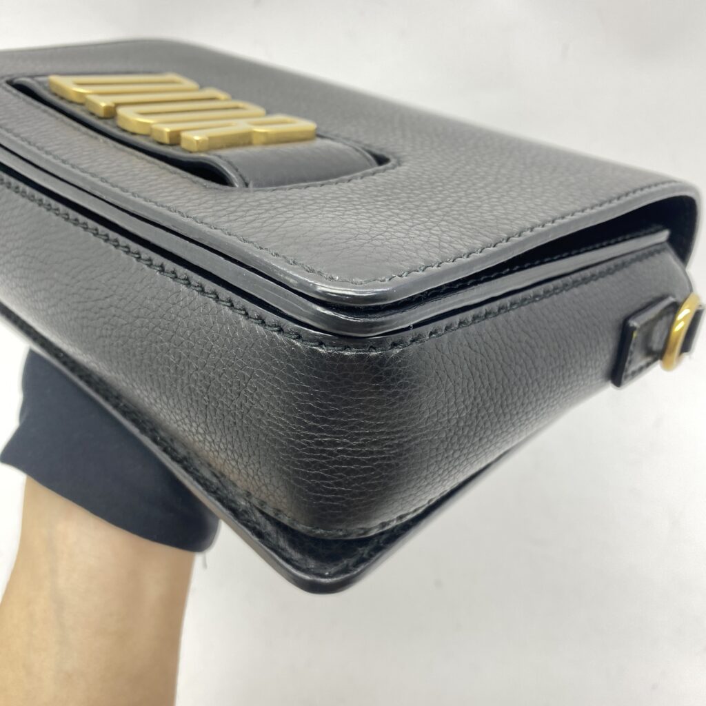 Revolution Black