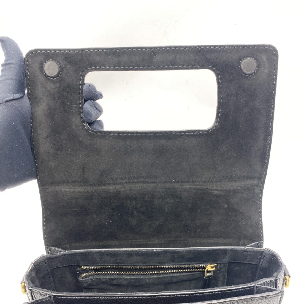 Revolution Black