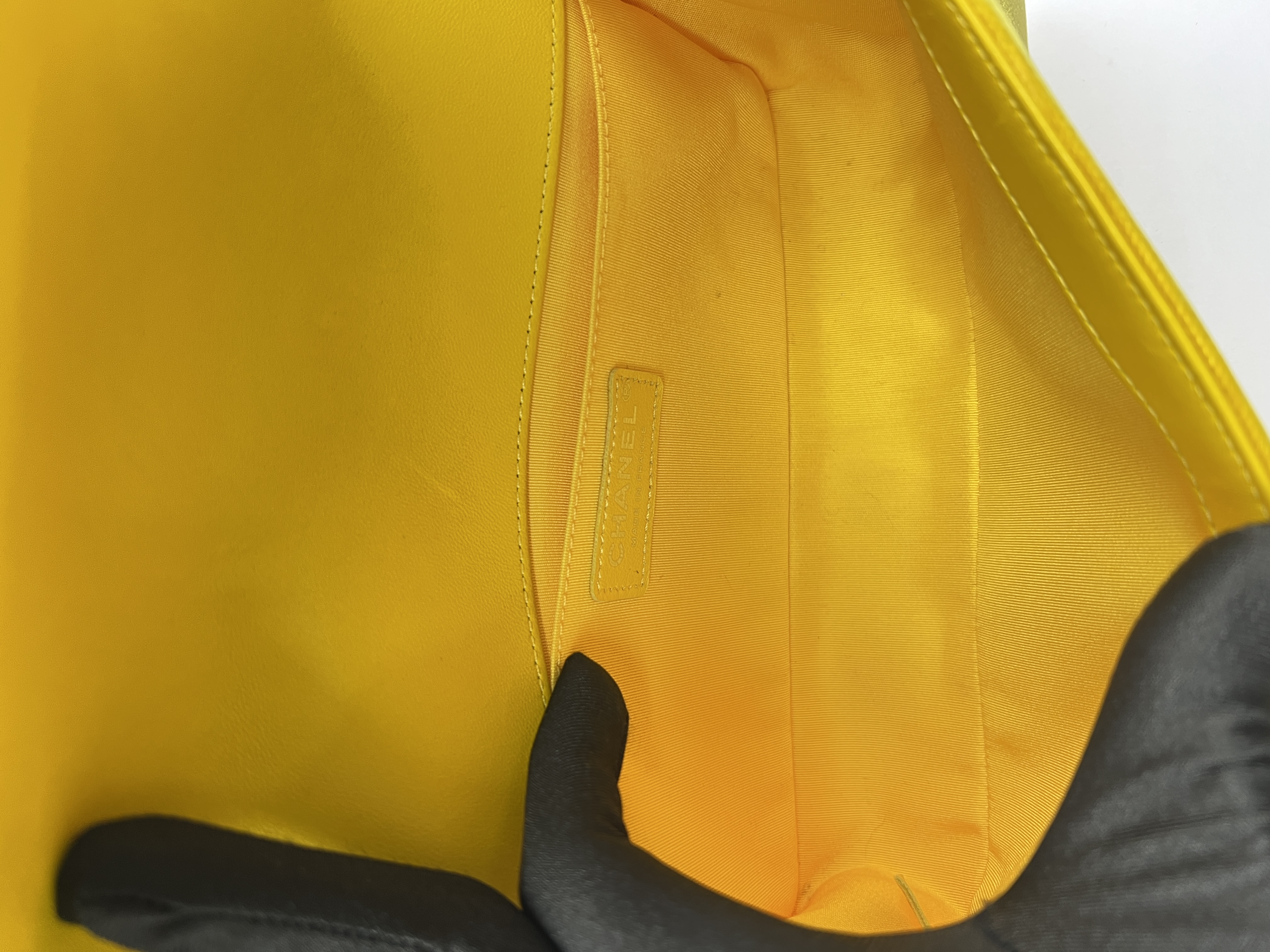 Boy 25 Suede Yellow