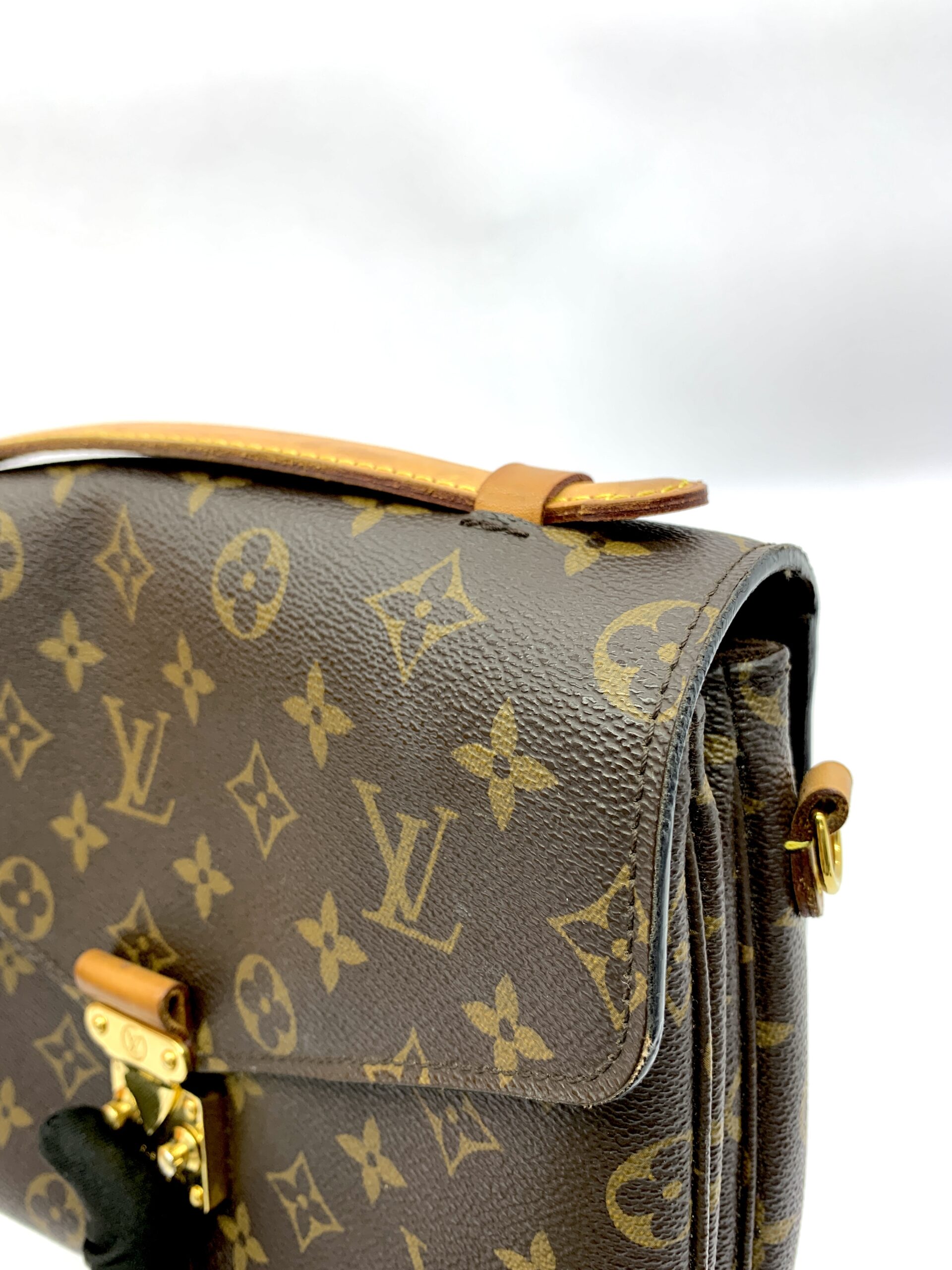 Metis MM Monogram