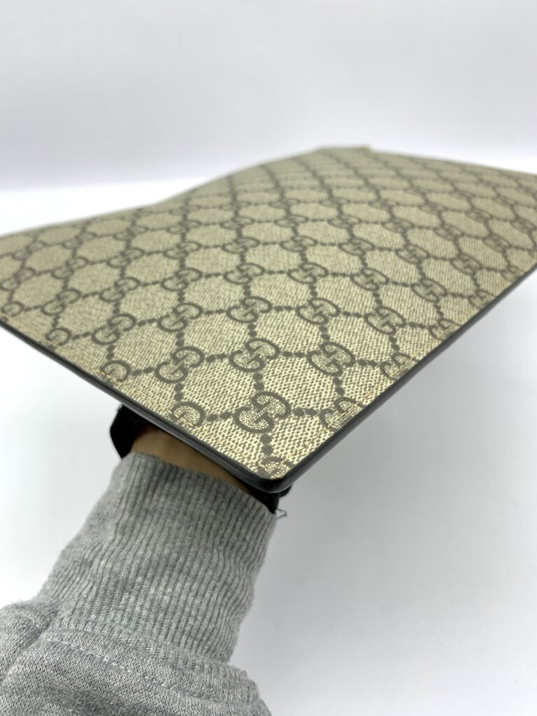 Neo Vintage Clutch
