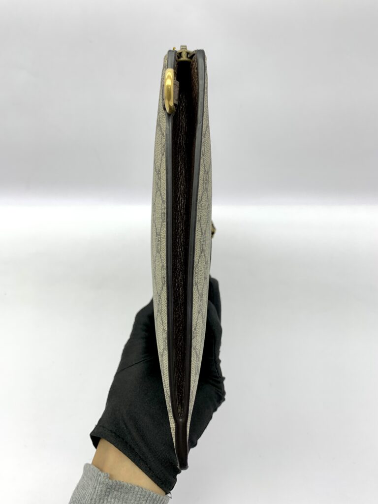 Neo Vintage Clutch